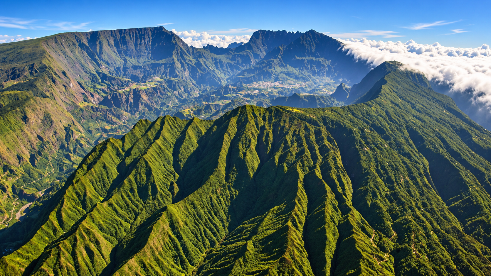 Vue panoramique du cirque de Cilaos à La Réunion